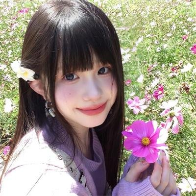 某影后之女被曝恋爱脑怒怼网友，短时间内校园画面流出